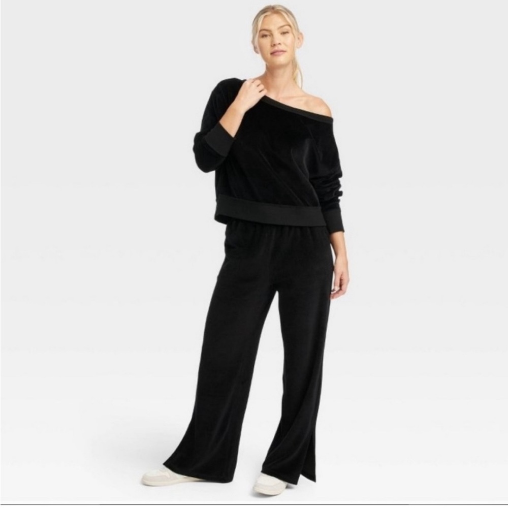 Joylab Velour Off The Shoulder Sweatshirt EUC